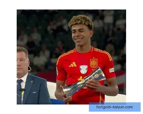 亚马尔在欧洲杯表现稳健，展现出非凡天赋与潜力