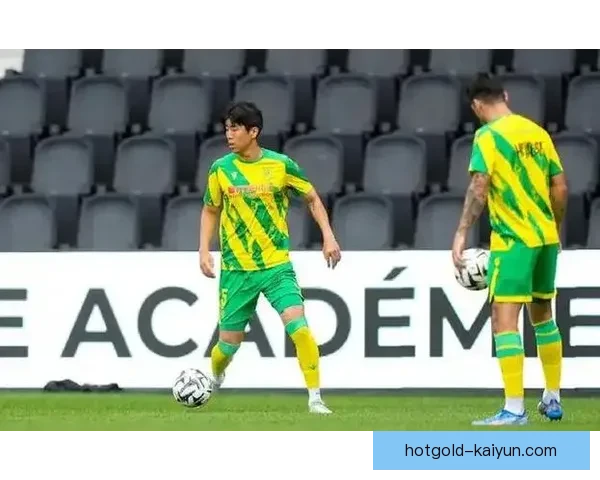 南特中场组织稳定，团队配合愈发默契，值得关注。